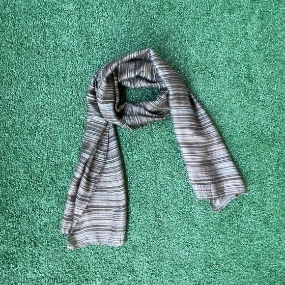 Preston & York Gray Striped Women's Scarf - Picture 3 of 6
